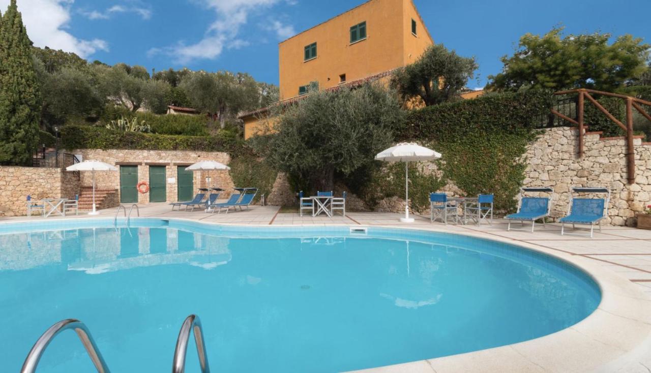 Il Borgo Aparthotel Finale Ligure Exterior photo